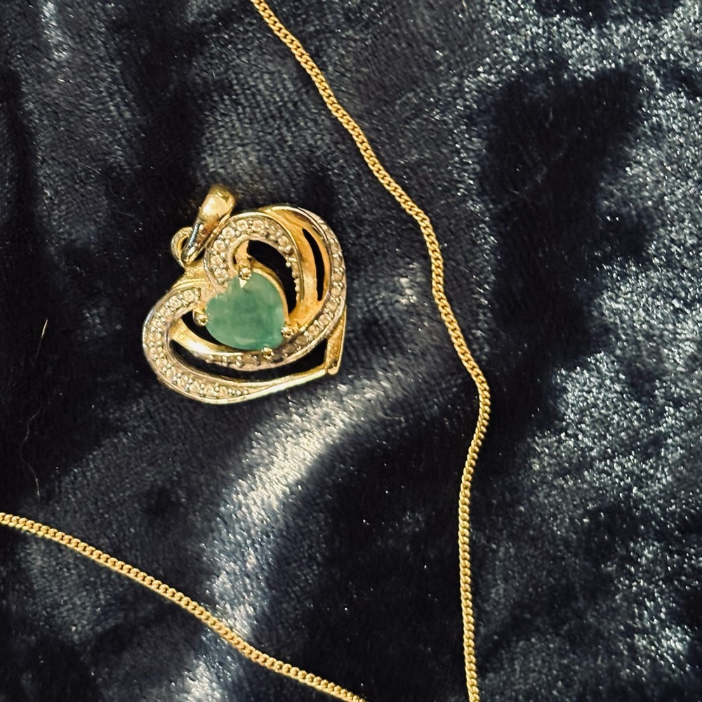 🎄GLENCARA- Gold Diamond
Emerald Celtic heart necklace🎄Lovely Gift! - Picture 6 of 11